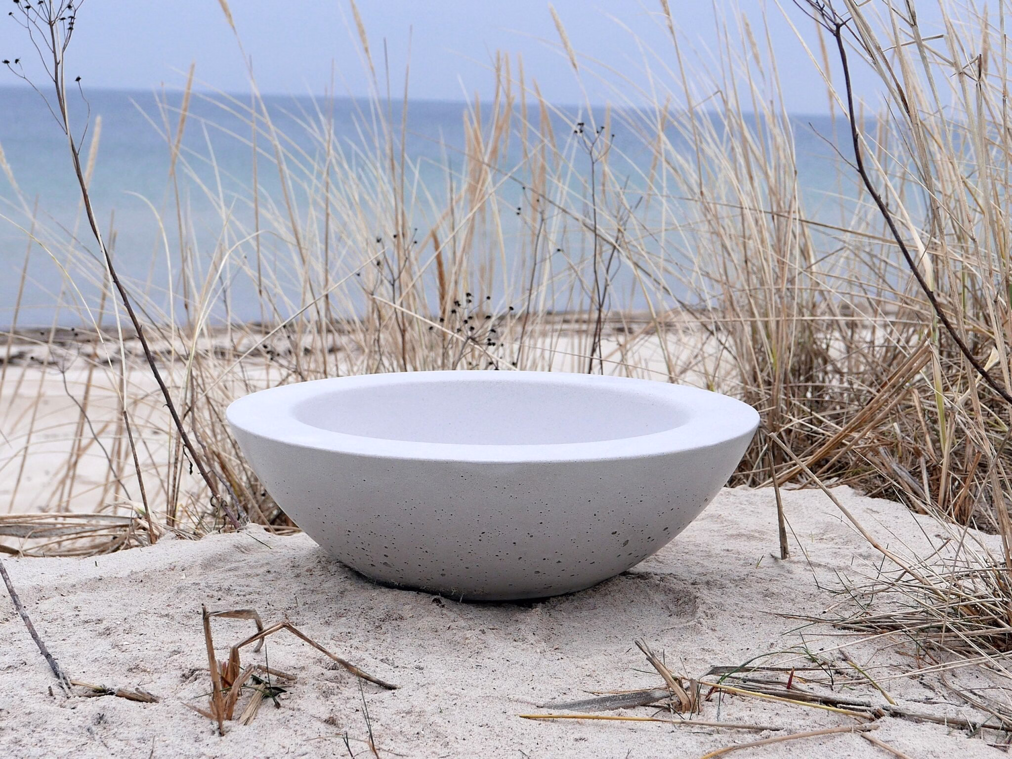 Runt handfat i betong