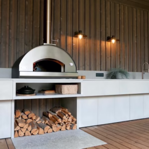 Utomhuskök i lättbetong med integrerad pizzaugn