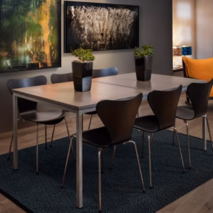 Modernt matbord i betong